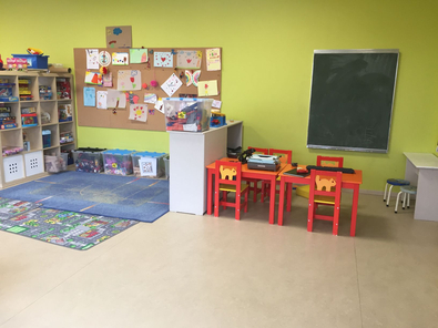 Innenraum außerschule Betreuung Amel Spielecke