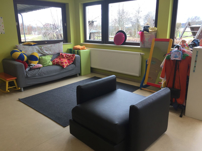 Innenraum außerschule Betreuung Amel Sofaecke